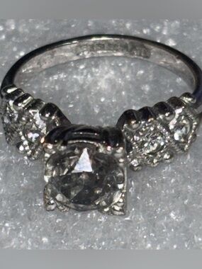 18K White Gold Electroplate CZ Engagement Ring Vintage Style Clear Stones Size 7